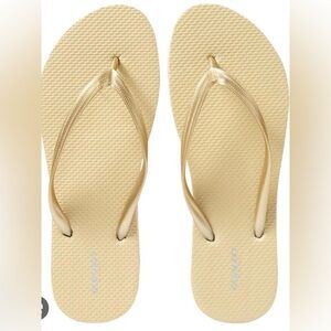 2 Pcs Old Navy flip flops for Women Color Gold Size 7and9 Womens